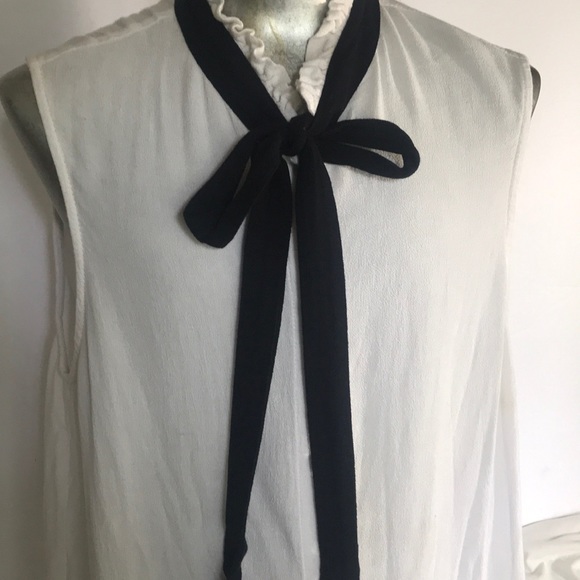 “FOREVER 21“ Sleeveless Tie Ladies Blouse . - Picture 4 of 8